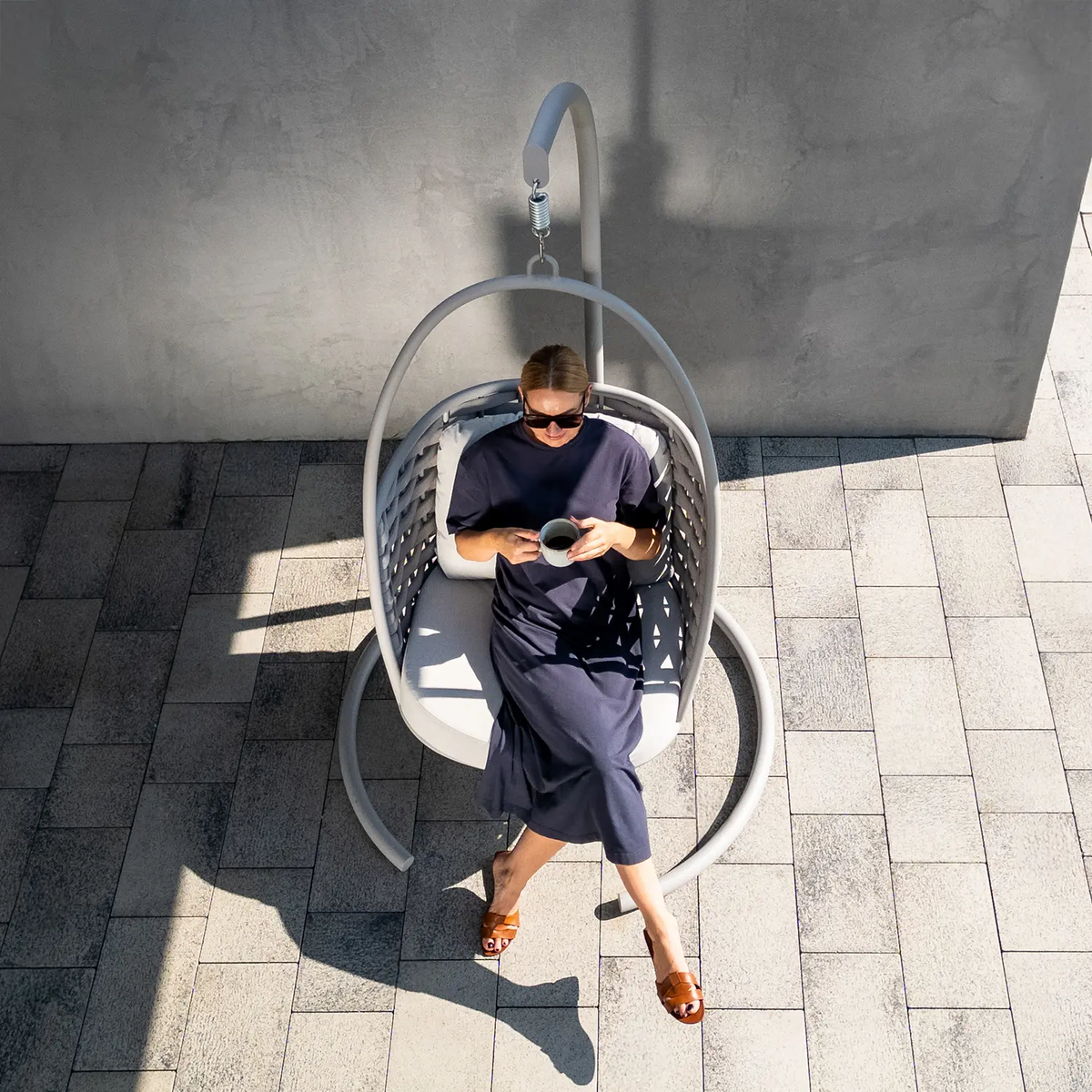 Závěsné zahradní křeslo na terasu LOOP - Garden Space