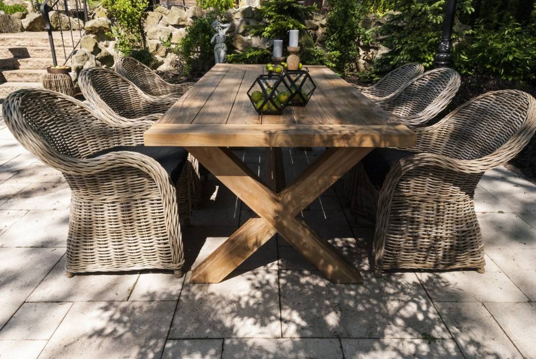 Dřevěné stoly do zahrady