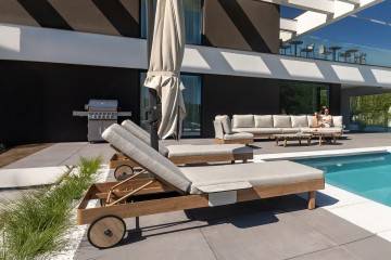 Odkládací stolek k lehátku LOUNGE